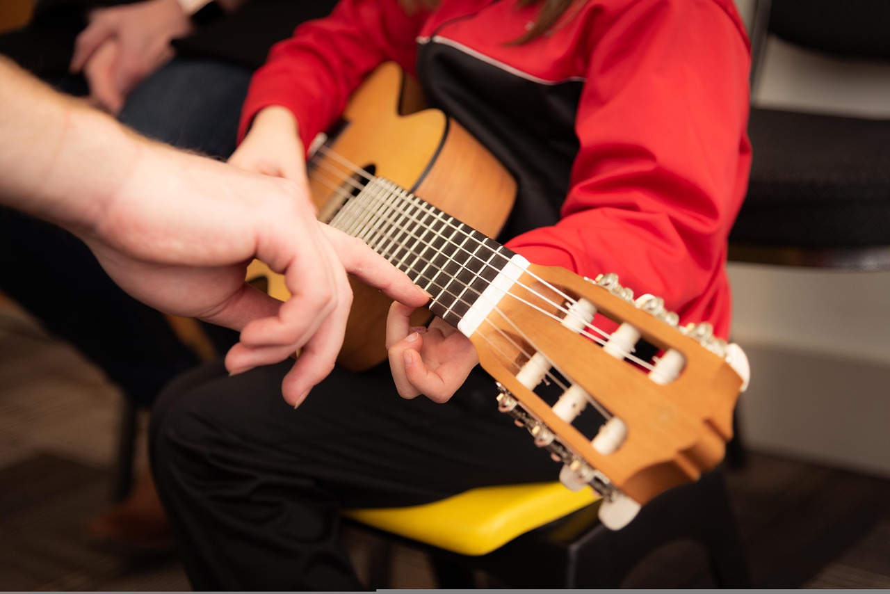 guitar, studying, playing-3957586.jpg